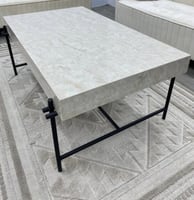 طقم طاولات بديل الرخام مع زجاج