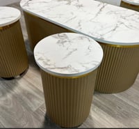 طقم طاولات مع 4 حبات خدمة