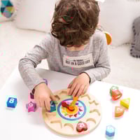 كلاسيك ورلد- لعبة الساعة الخشبية