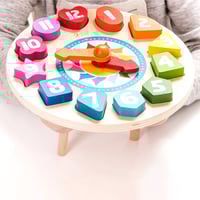 كلاسيك ورلد- لعبة الساعة الخشبية