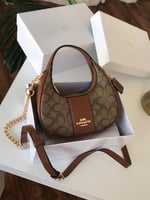 شنطة كوتش ميني نسائي