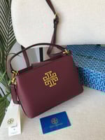 حقيبة يد نسائية