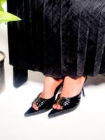 كعب سان لوران نسائي جلد لامع