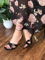 كعب سان لوران