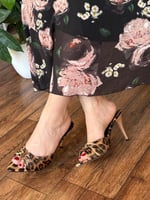 كعب سان لوران تايقر