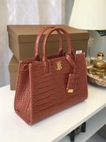 حقيبة نسائية