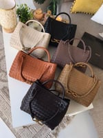 حقيبة نسائية توت باق