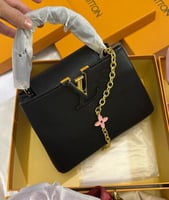 أسود