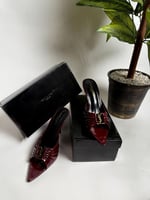 كعب سان لوران نسائي جلد لامع