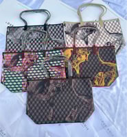 توت باق لوب نوير