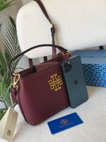 حقيبة يد نسائية