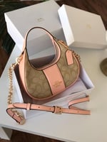 شنطة كوتش ميني نسائي