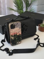 شنطة نسائية بتصميم مميز