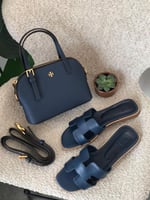 طقم نسائي مميز وأنيق