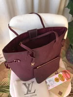 توت باق نسائية مع محفظة