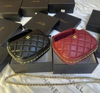 شنطة نسائية من شانيل