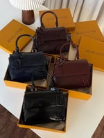 حقيبة نسائية LV