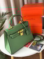 حقيبة يد نسائية