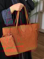 توت باق نسائية مع محفظة