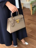 حقيبة يد نسائية