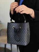 حقيبة يد نسائية