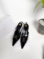 كعب نسائي سان لوران