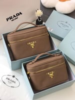 شنطة برادا صغيرة