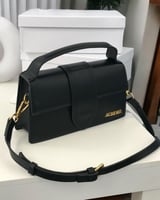 شنطة نسائية