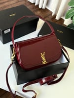 حقيبة نسائية صغيرة