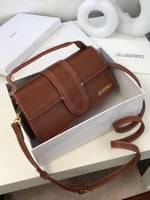 شنطة نسائية