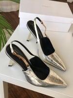 كعب نسائي أنيق