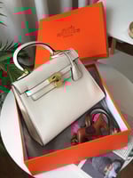 حقيبة يد نسائية