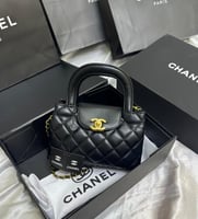 حقيبة نسائية كلاسيكة