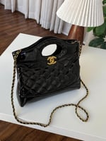 حقيبة نسائية جلد لامع