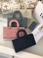 حقيبة نسائية كلاسيكية