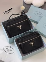 شنطة برادا صغيرة