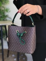 حقيبة يد نسائية