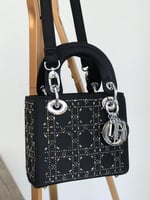 حقيبة نسائية كريستال