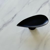 تقديمة سيراميك بقاعدة