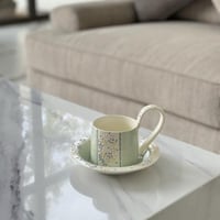 كوب سيراميك مع قاعدة