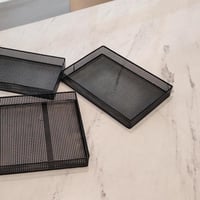 صينية تقديم معدن بلون اسود