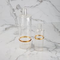 فازة زجاج بحزام ذهبي