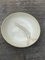 صحن تقديم سيراميك بنقشة مميزة