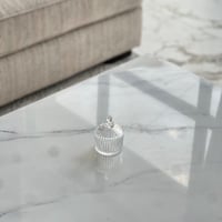 تمرية صغيرة زجاج بغطاء