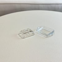 تقديمة زجاج صغيرة