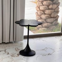 طاولة خشب بقاعدة معدن مميزة