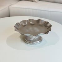 تقديمة معدن مميزة