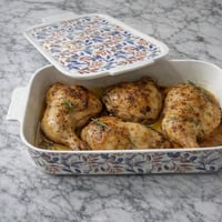 صينية فرن بنقش مميز