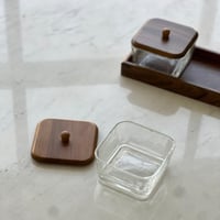 طقم علبة زجاج بغطاء خشبي