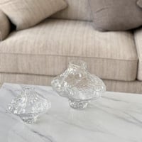 فازة زجاج بشكل مميز